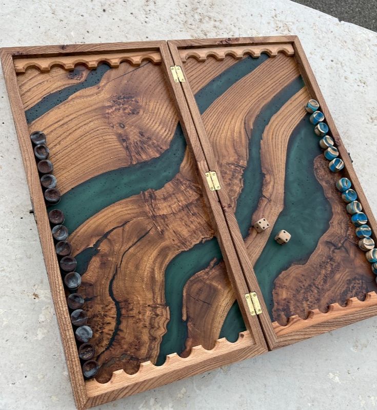 پکیج ترکیبی زیورآلات و میز رزینی